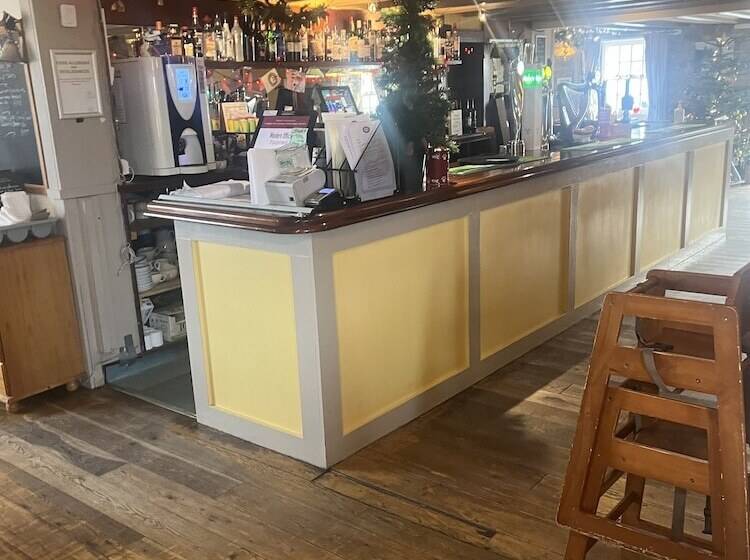 酒店 Coach And Horses Inn