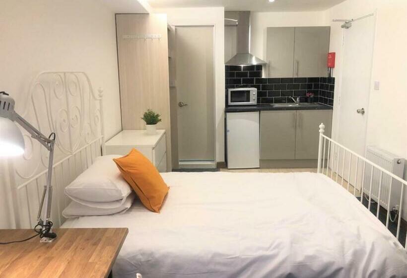 בית מלון כפרי Field House Guest House