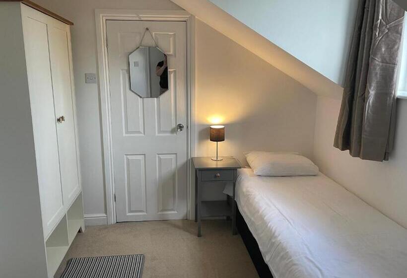 هتل Haymills Guesthouse