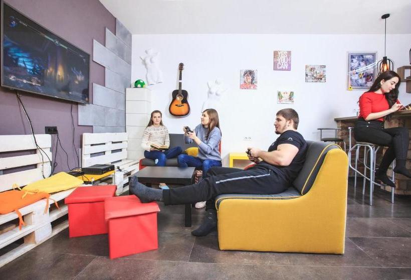 فندق Hostel Etazh