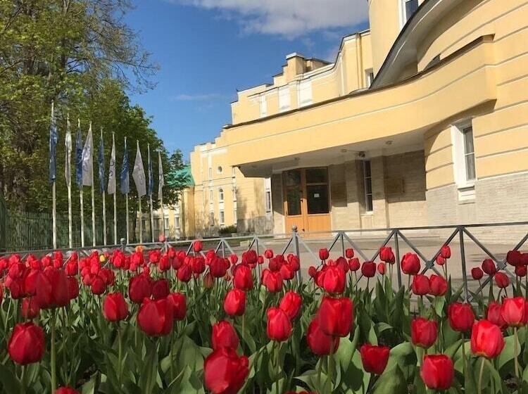 Отель Kochubey Centre