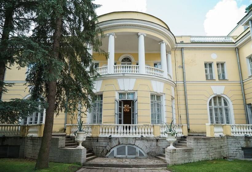 Отель Kochubey Centre