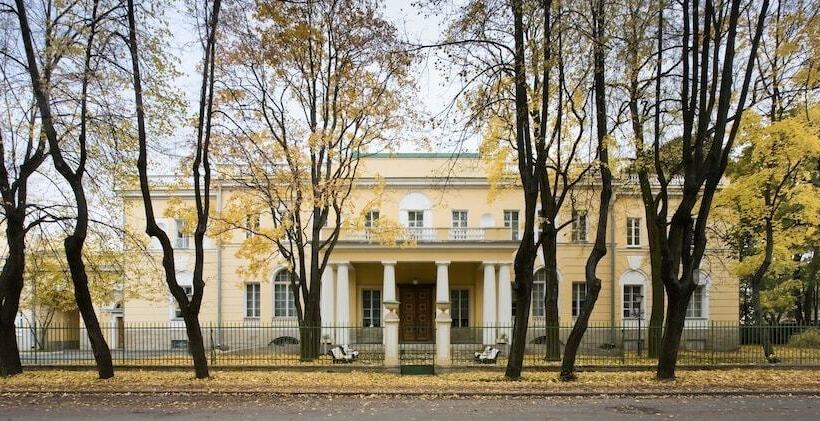 Отель Kochubey Centre