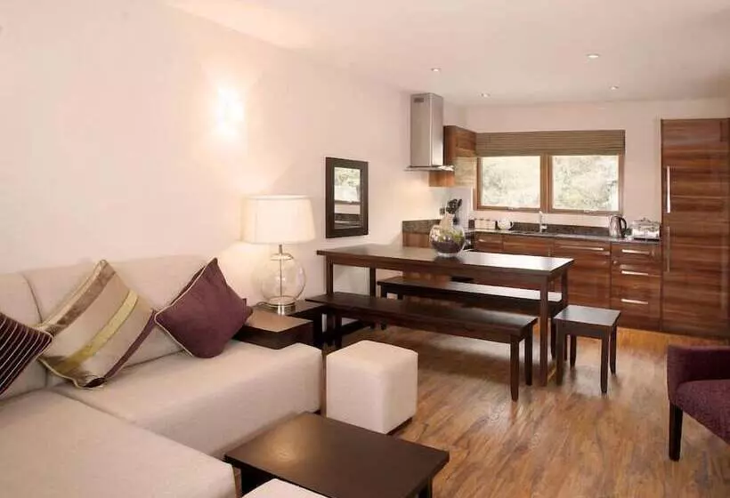 Hotelli Northbrook Park Mews