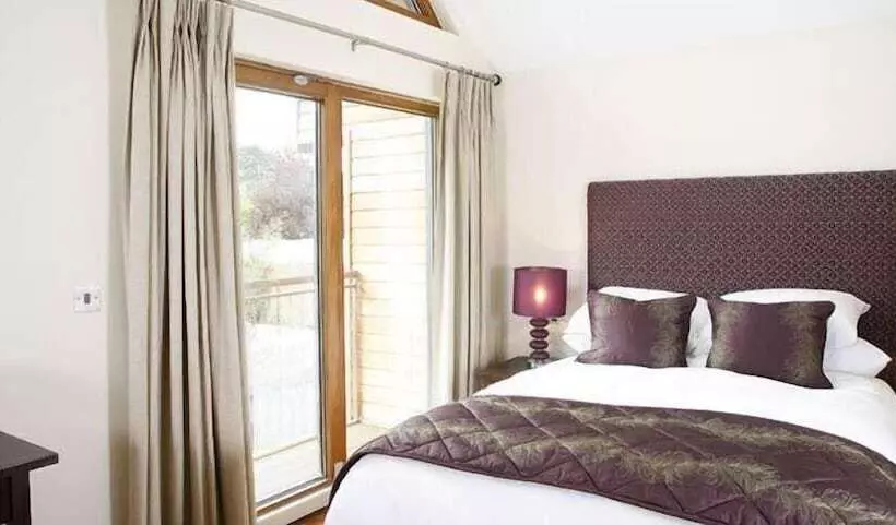 Hotelli Northbrook Park Mews