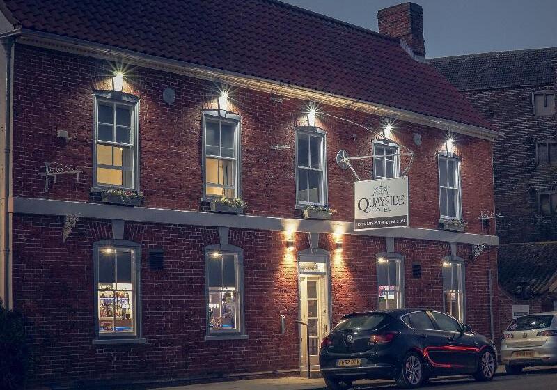 Quayside Hotel & Bar