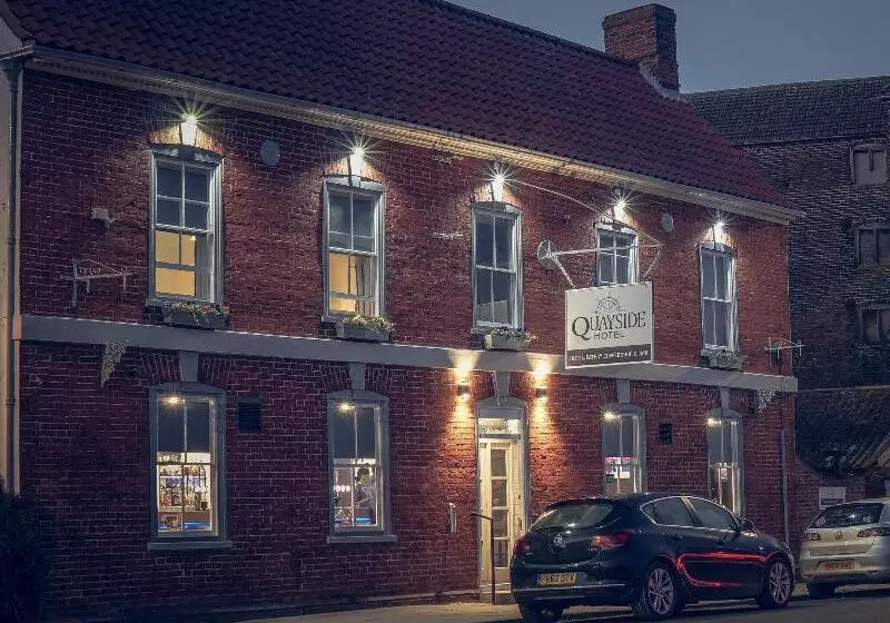 Quayside Hotel & Bar