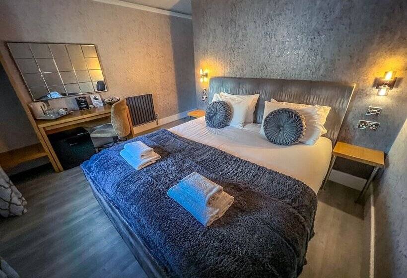 Quayside Hotel & Bar