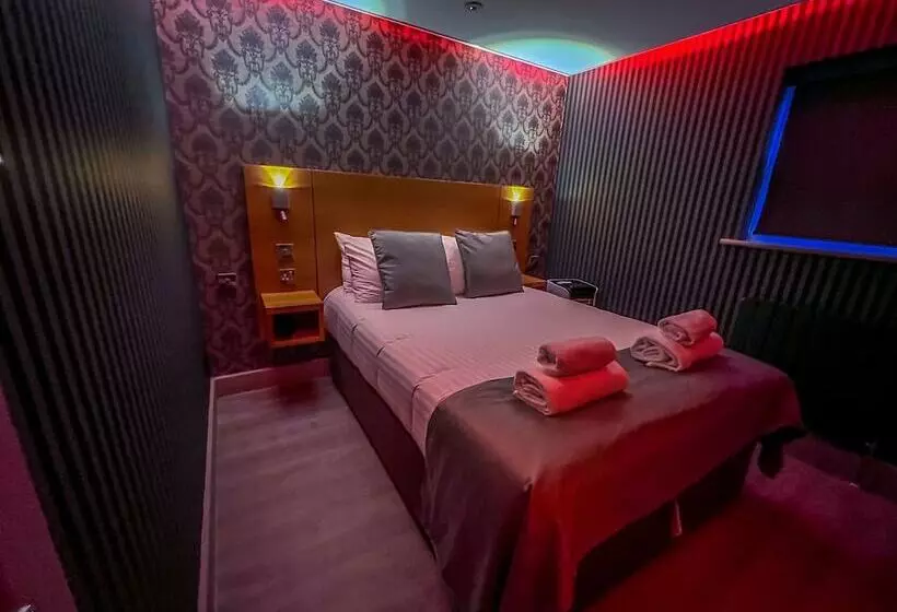 Quayside Hotel & Bar