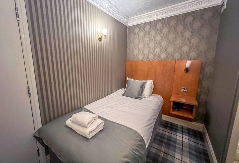 Quayside Hotel & Bar