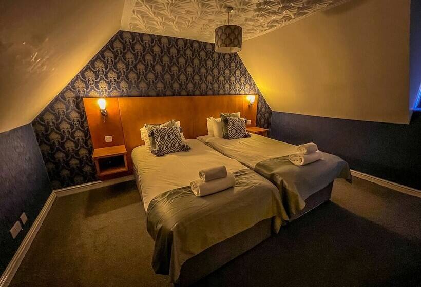 Quayside Hotel & Bar