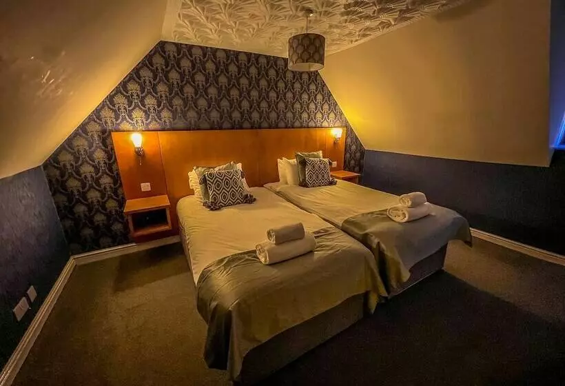 Quayside Hotel & Bar