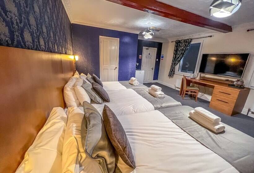 Quayside Hotel & Bar