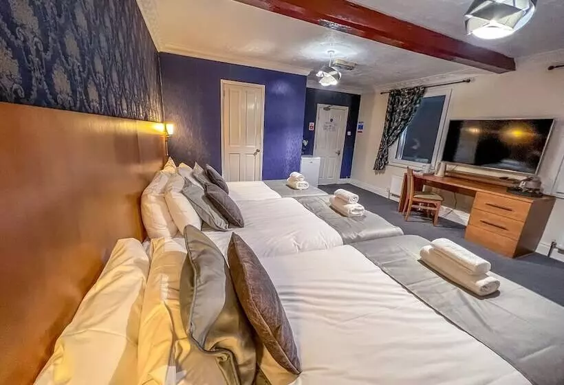 Quayside Hotel & Bar