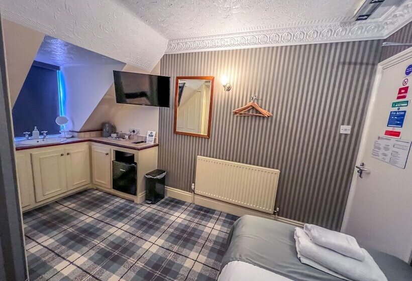 Quayside Hotel & Bar