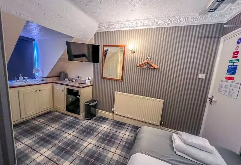 Quayside Hotel & Bar