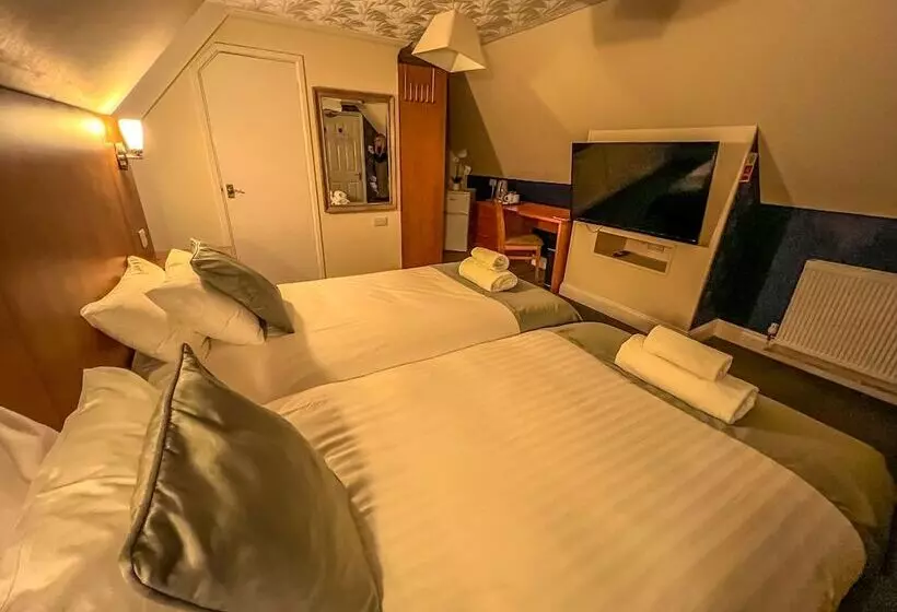 Quayside Hotel & Bar