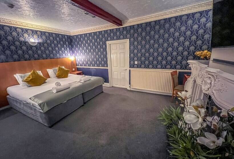 Quayside Hotel & Bar