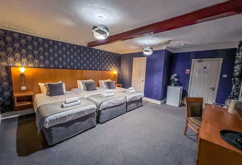 Quayside Hotel & Bar