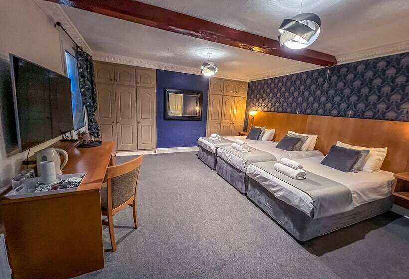 Quayside Hotel & Bar