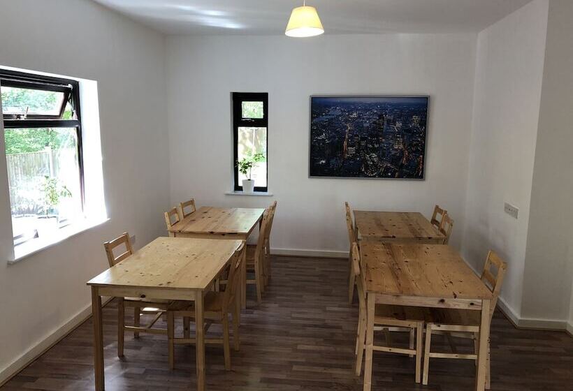 בית מלון כפרי Rufford Court