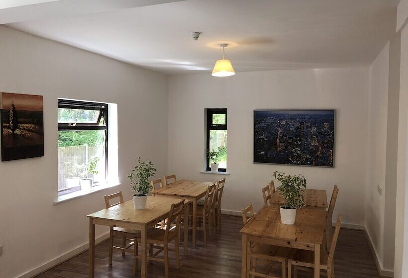 בית מלון כפרי Rufford Court