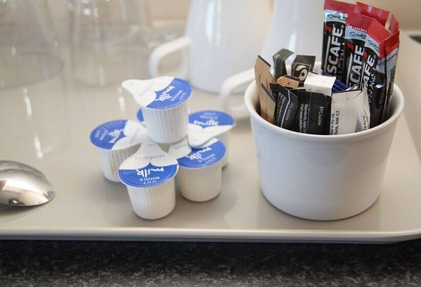 בית מלון כפרי Rufford Court