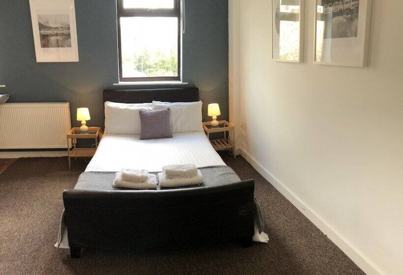 בית מלון כפרי Rufford Court