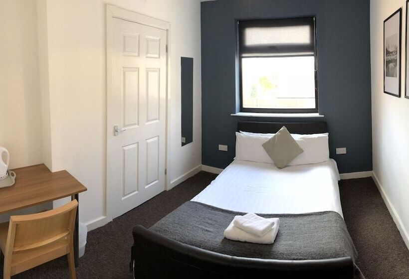 בית מלון כפרי Rufford Court