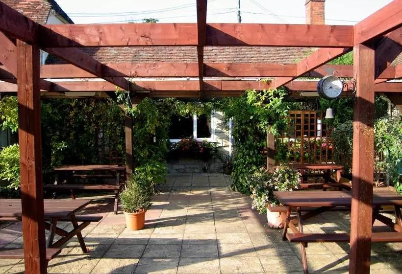 ホテル The Pelican Inn