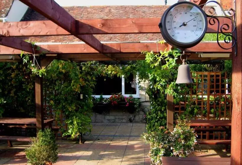 ホテル The Pelican Inn