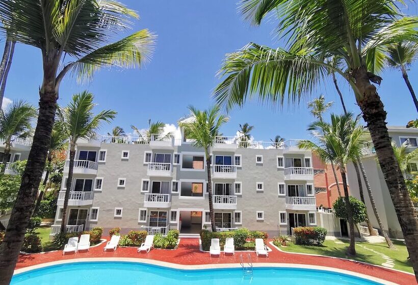 בית מלון כפרי Tropicana Suites Deluxe Beach Club & Pool