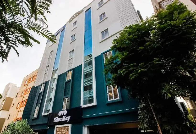 Super Hotel O GACHIBOWLI BESIDE DLF
