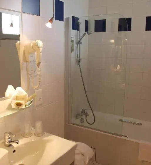 ホテル Hôtel Savoie Léman