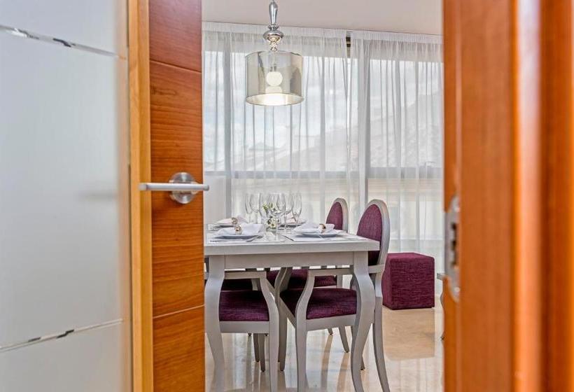 هتل Apartamentos Goodplaces Larios