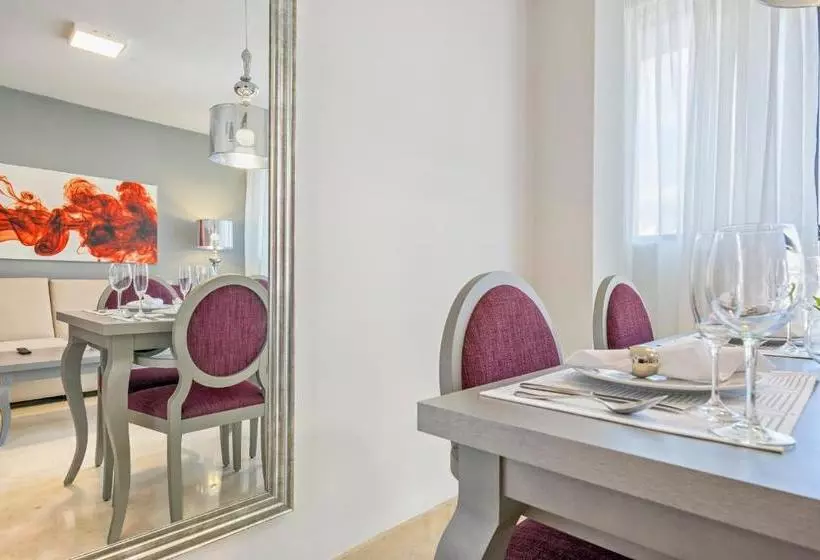 هتل Apartamentos Goodplaces Larios
