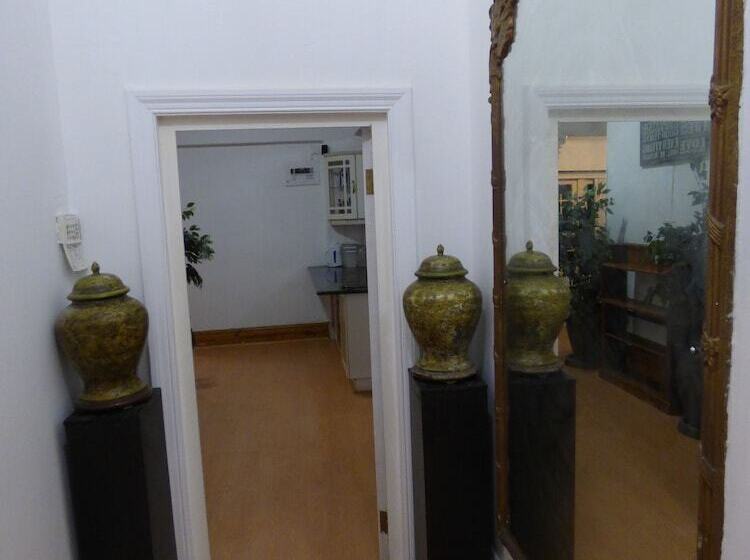 ホテル Daisy Lodge