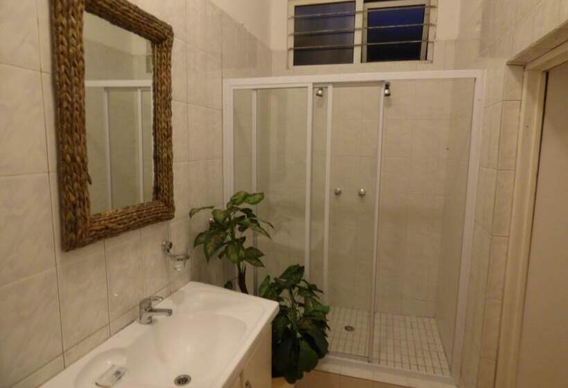 ホテル Daisy Lodge