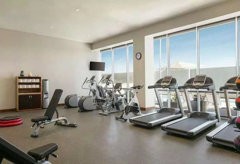 هتل Hampton Inn By Hilton Monterrey Apodaca