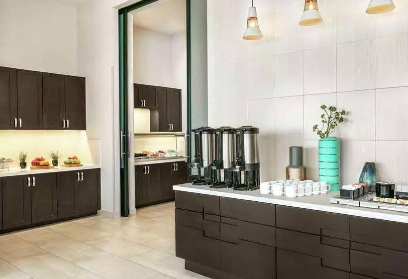 هتل Hampton Inn By Hilton Monterrey Apodaca