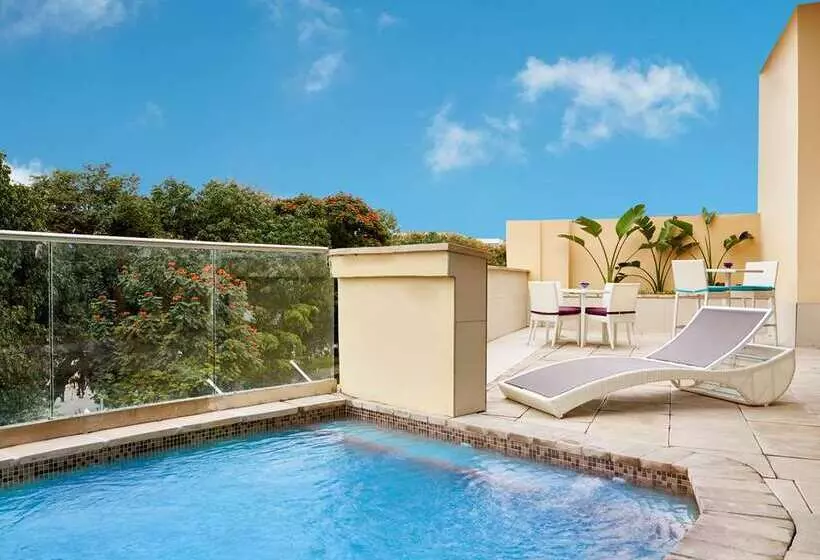 هتل Hilton Garden Inn Lusaka Society Business Park