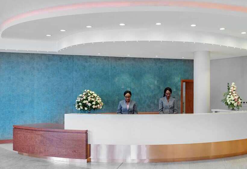 هتل Hilton Garden Inn Lusaka Society Business Park