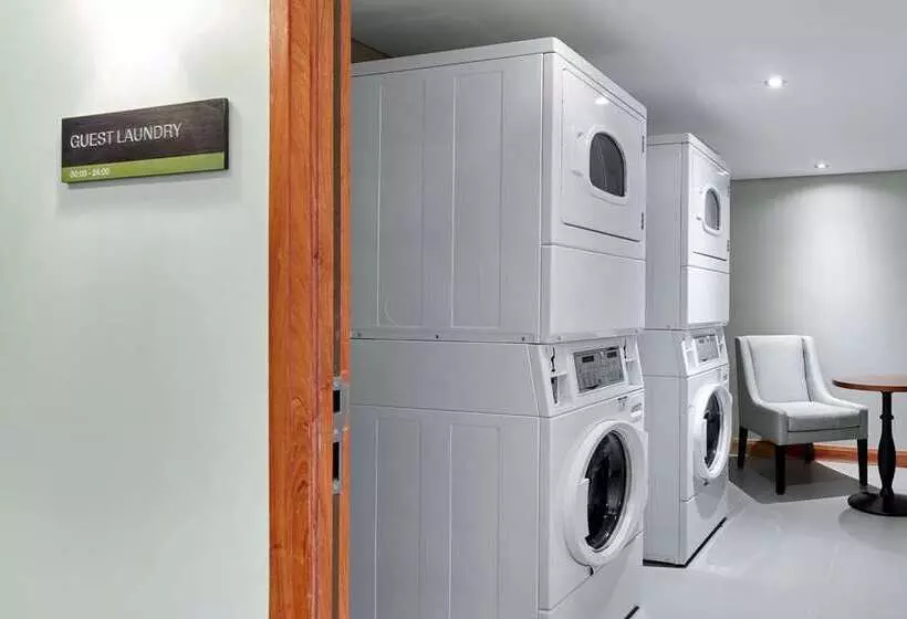 هتل Hilton Garden Inn Lusaka Society Business Park