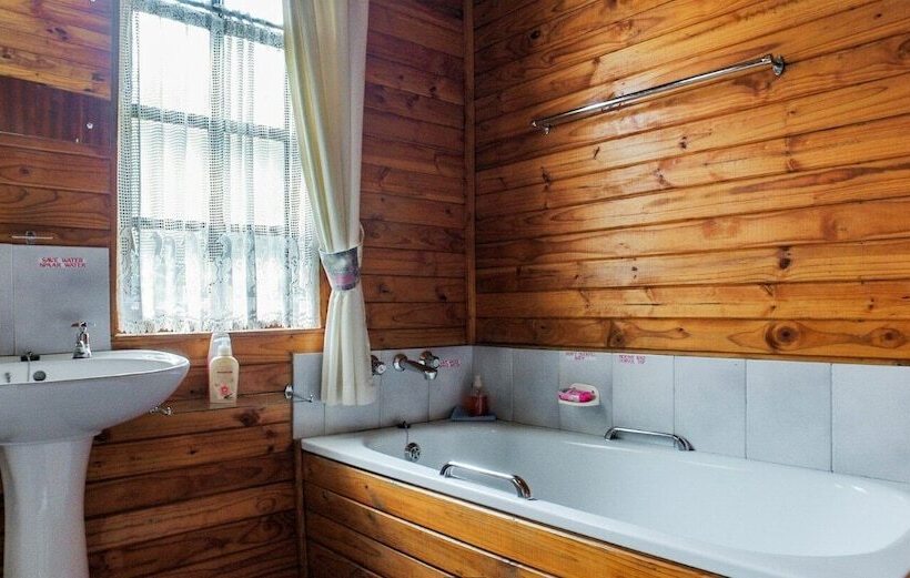 בית מלון כפרי Impala Niezel Lodge