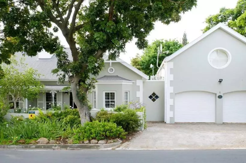 Hotelli Laurel Cottage