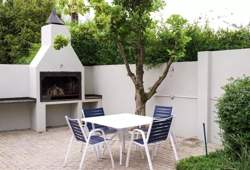 Hotelli Laurel Cottage