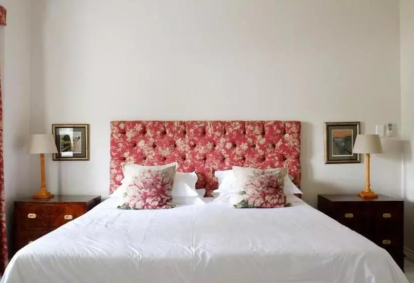 Hotelli Laurel Cottage