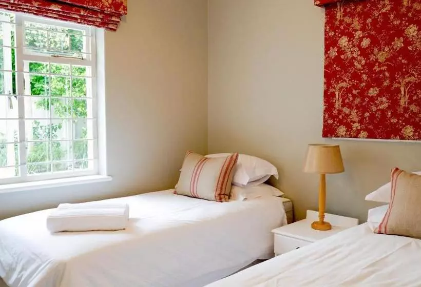 Hotelli Laurel Cottage