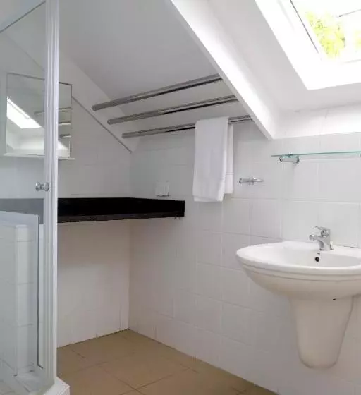 Hotelli Laurel Cottage
