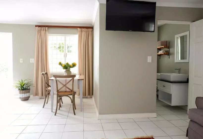 Hotelli Laurel Cottage